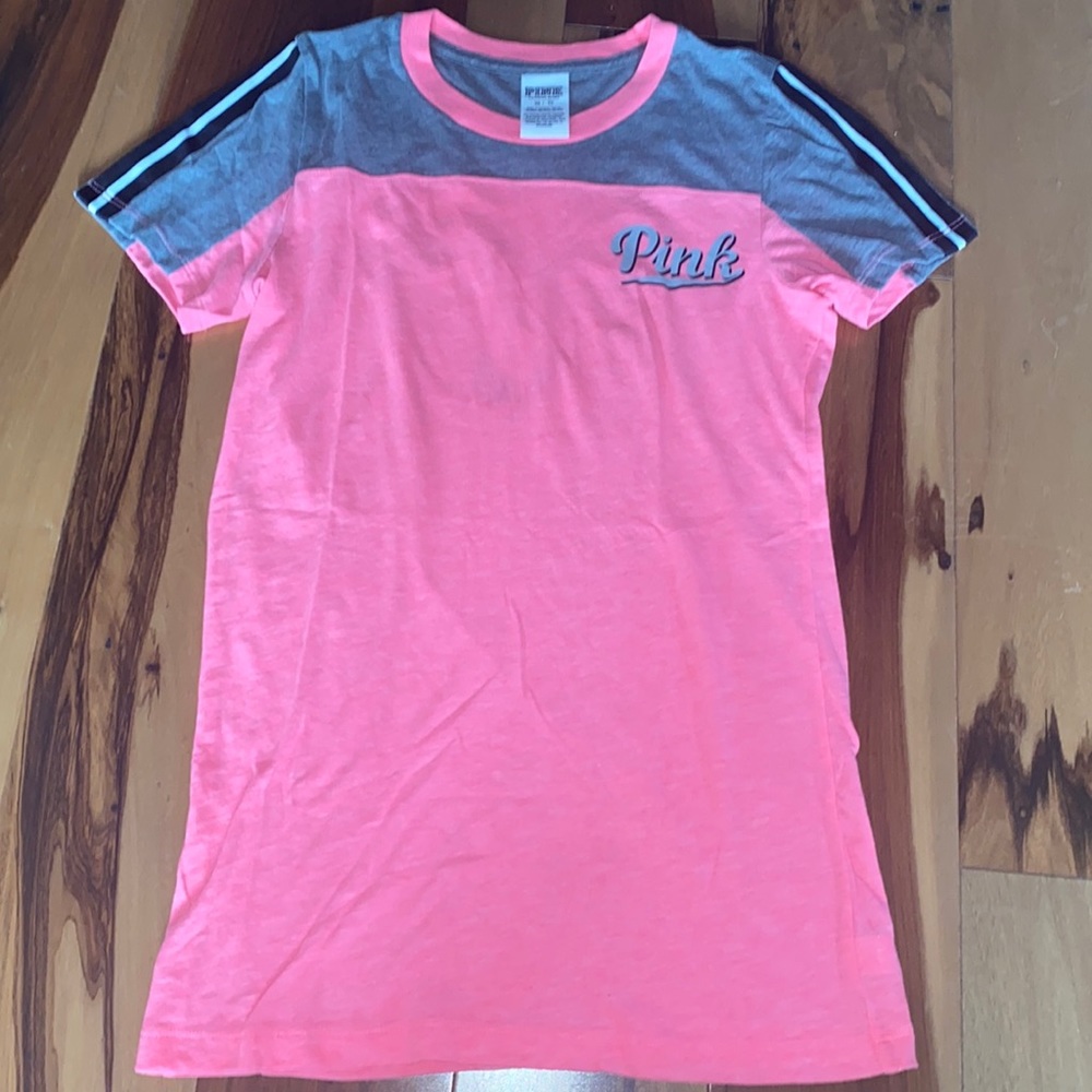 NWOT- VICTORIAS SECRET PINK COTTON TEE - SIZE XS